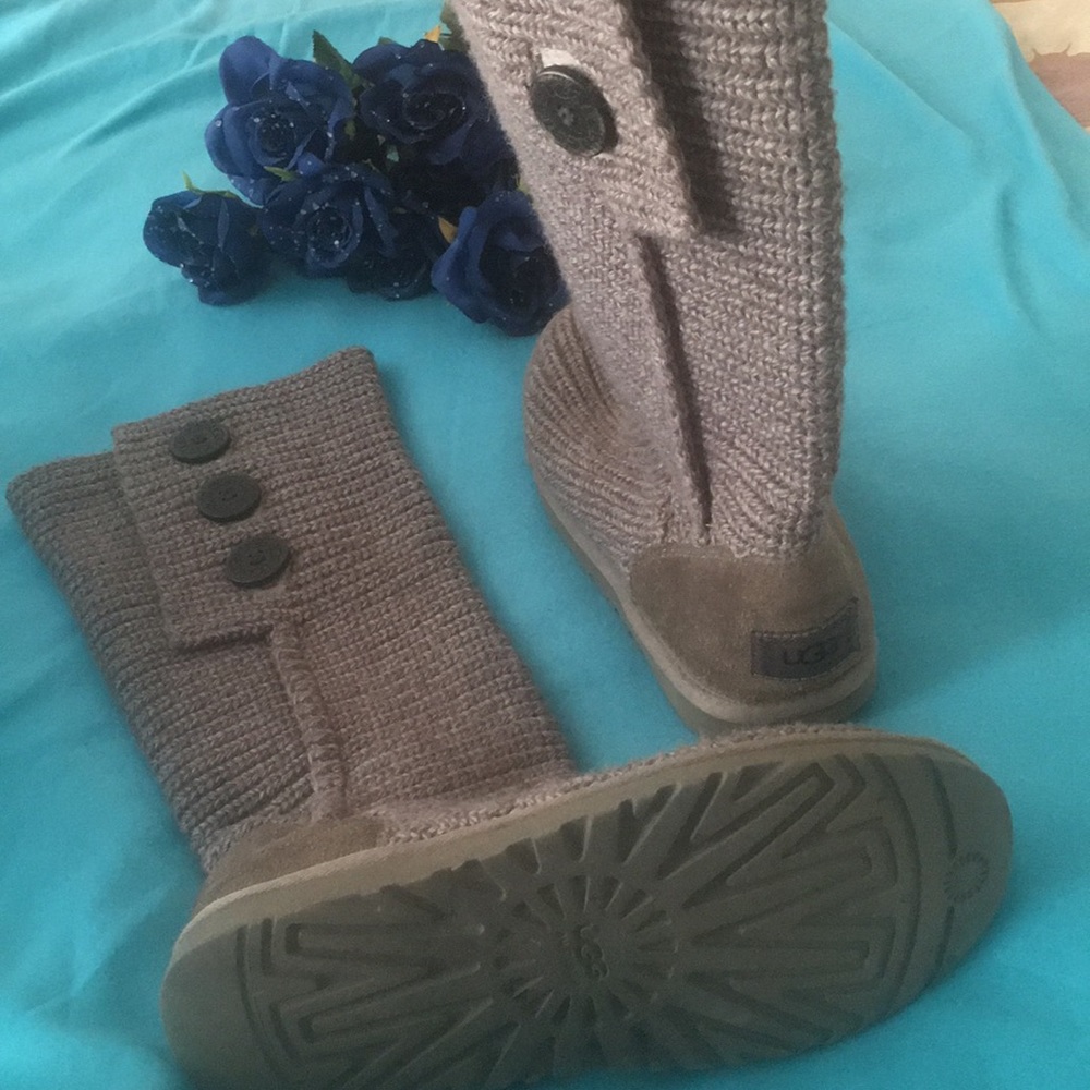 UGG boots knit tall calf sweater boots Sz 9